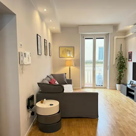 Comoluxhouse- Intero Apartment *